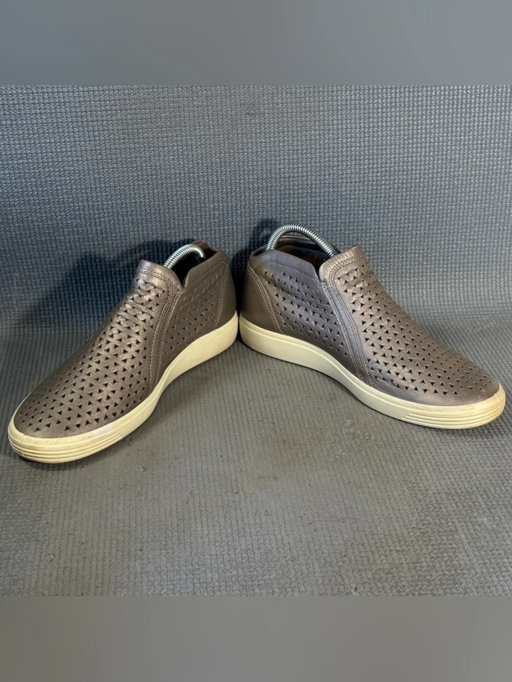 ECCO Soft 7 Leather Laser Cut Bootie Shoes Metallic Women’s Size 10‎ US 41 EU